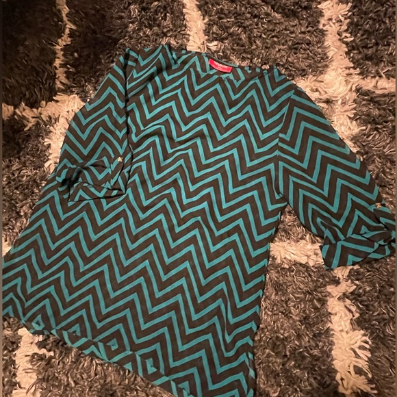 Top - Picture 2 of 2